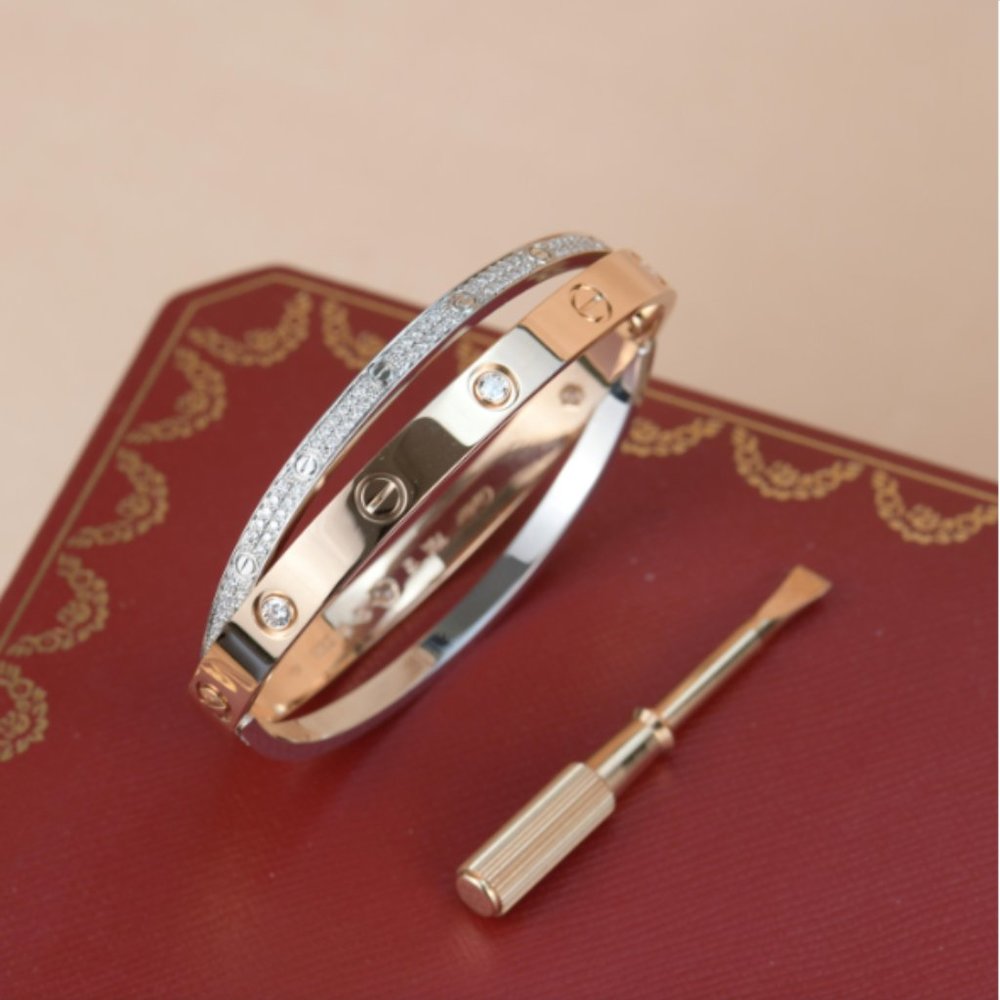 **SOLD** Cartier Love Bracelet White Gold Pave Diamond & rose gold 6 diamonds - Picture 5 of 10